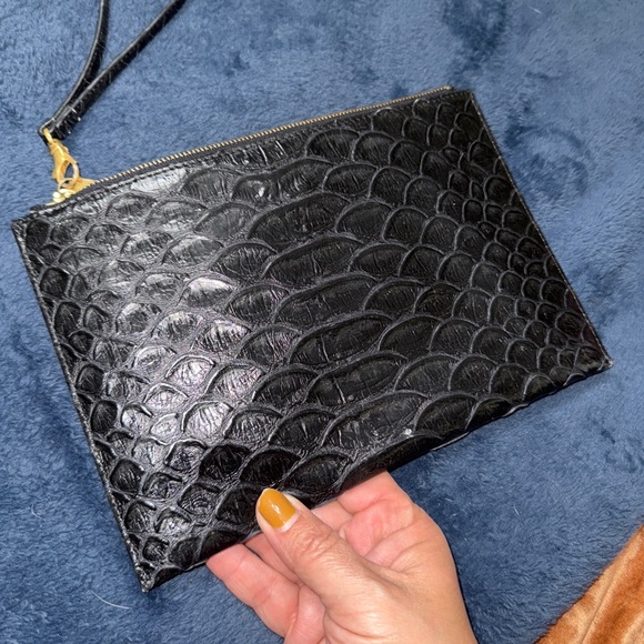 Eric Javits Snake Skin Black Clutch with Gold Zipper Clutch 9x6 - Picture 3 of 6